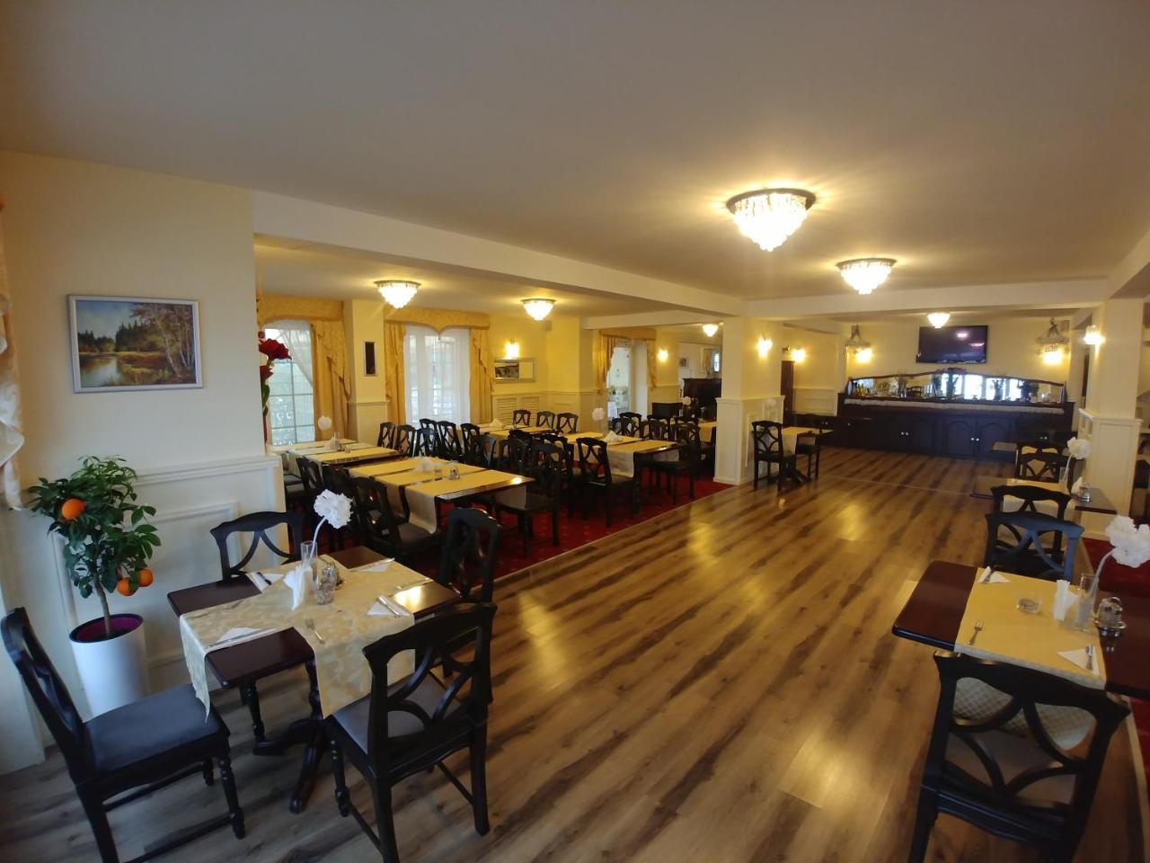 Hotel Mazurski Dworek Mikołajki Kültér fotó