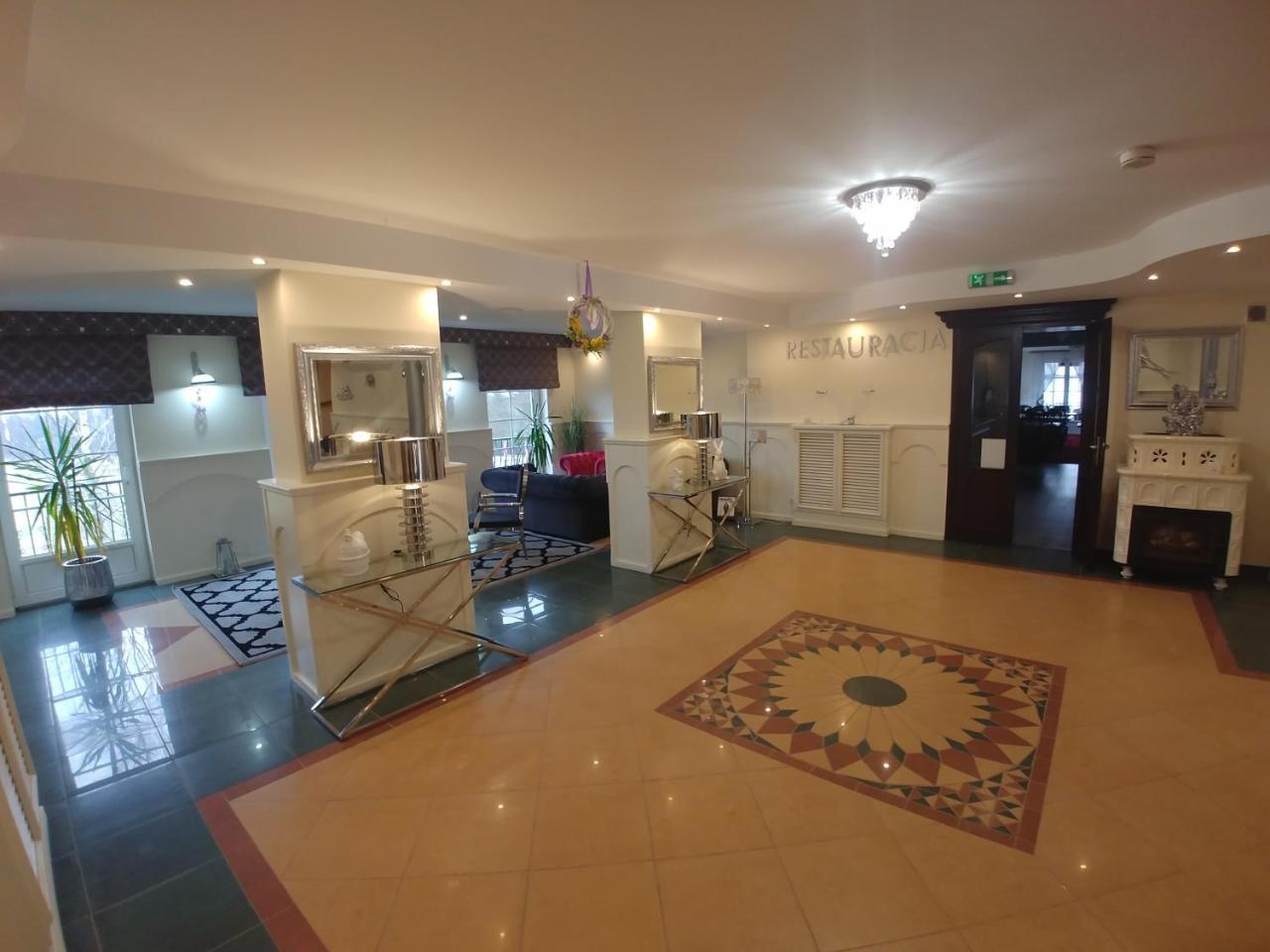 Hotel Mazurski Dworek Mikołajki Kültér fotó